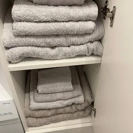 Apartment Proche Et Centre 2 Pieces Wifi&clim