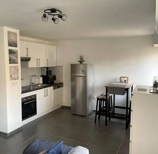 Apartment Proche Et Centre 2 Pieces Wifi&clim